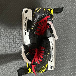 Black/Yellow 2020 CCM Super Tacks 9380 Hockey Skates Size 1.5 (Used)
