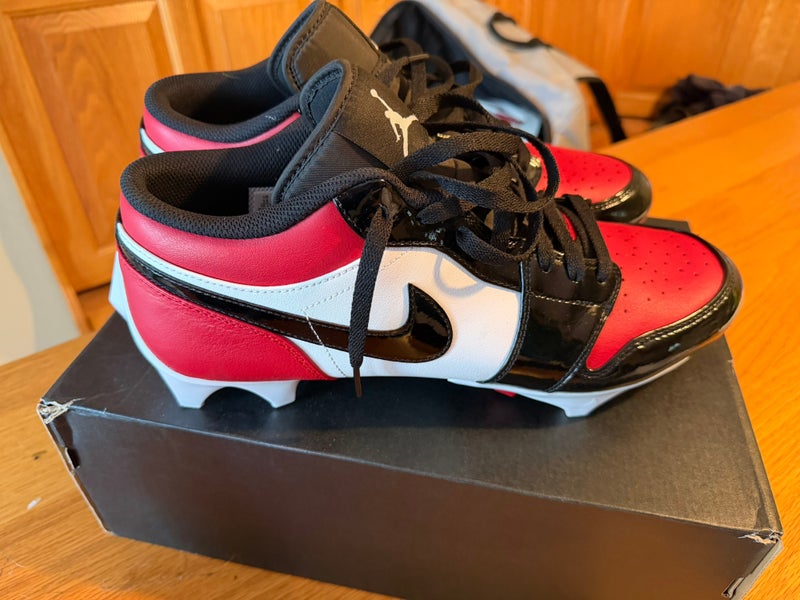 Men's Size 13.0 (W 14.0) Adult Nike Cleats (New)