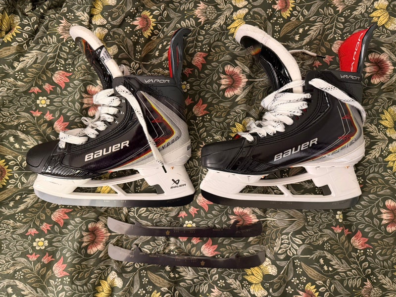 2025 Bauer Vapor Flypro Hockey Skates size 10 Fit 3 with extra set of DLC Fly-Ti Blades