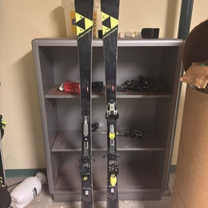 Men's Fischer RC4 WC SL 165 cm Racing Skis With Bindings Max Din 18 (Used)