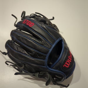 2023 Wilson RH Infield A700 Baseball Glove 11.25" (Used)