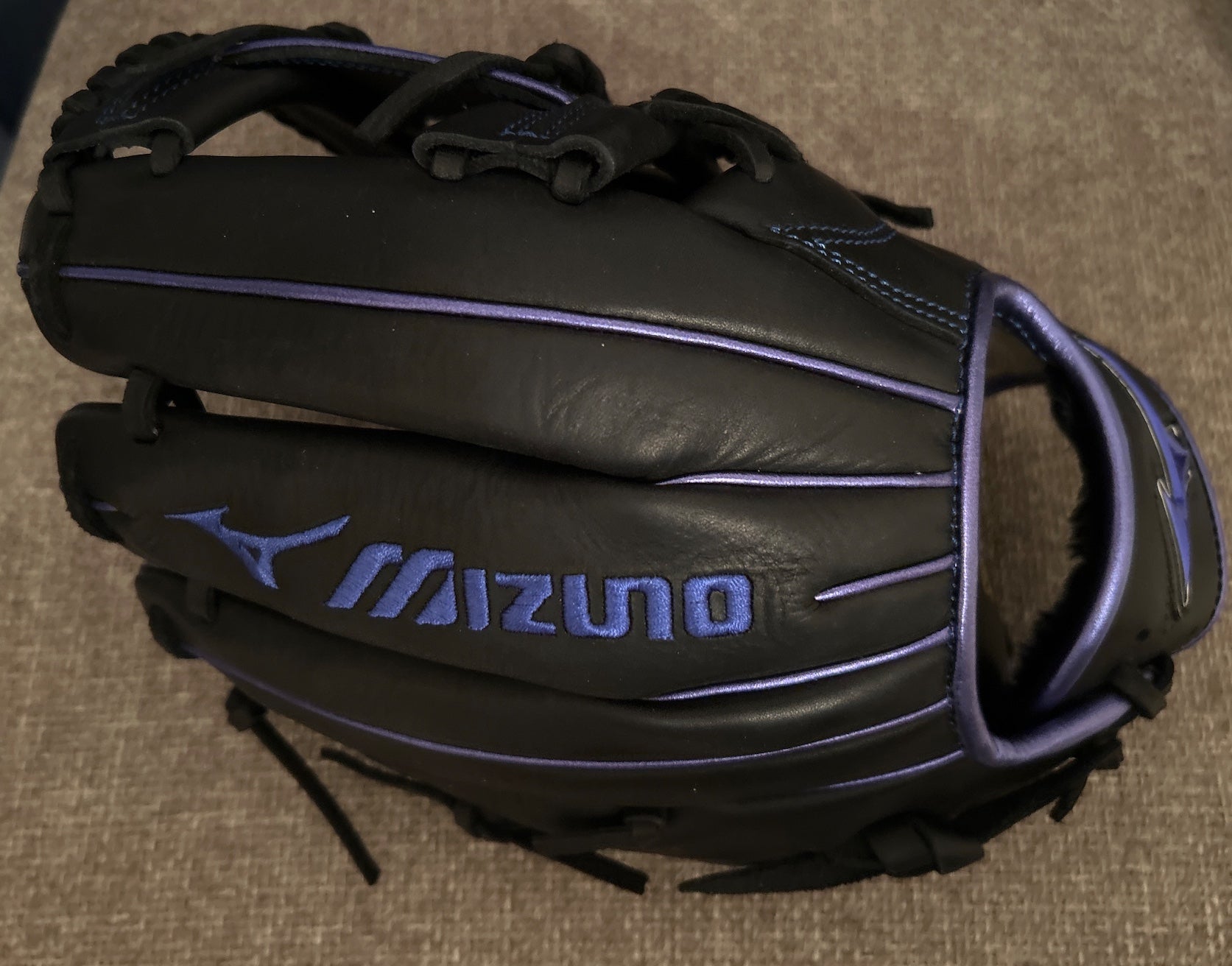 Robinson Cano Spalding Game Model 11.5 | SidelineSwap | Buy and