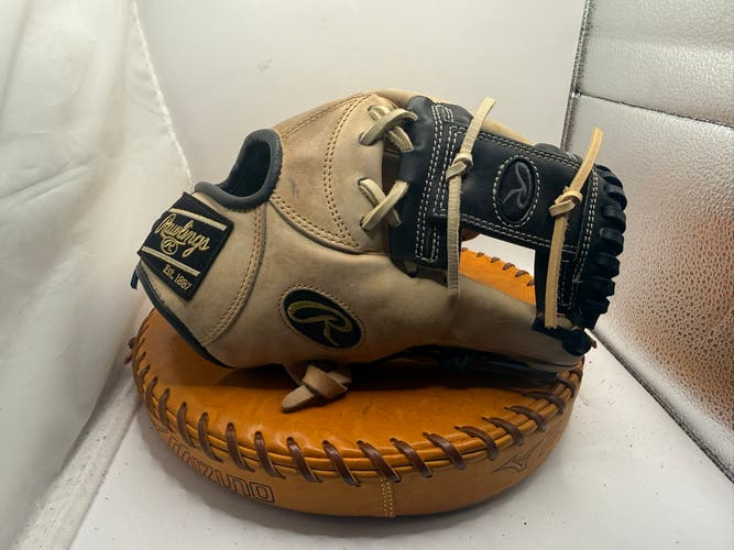 Infield RH Rawlings Heart of the Hide NP4 "BLEM" Baseball Glove 11.5" (Used)