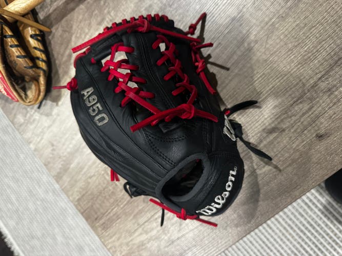 Wilson A950 RH Baseball Glove 11.75" (Used)