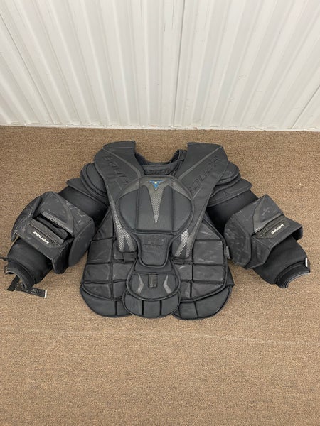 Senior XL Bauer pro ultra Goalie Chest Protector (Used)
