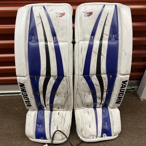 26" Vaughn Velocity V7 Goalie Leg Pads (Used)
