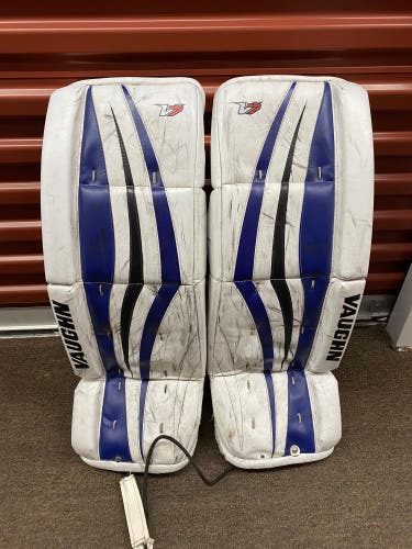 26" Vaughn Velocity V7 Goalie Leg Pads (Used)