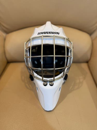 Senior Medium Warrior Ritual F1 Plus Goalie Mask (Used)
