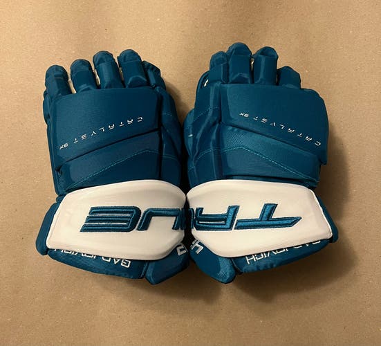 San Jose Sharks True Catalyst 9X Hockey Gloves 14”
