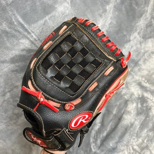 Black Rawlings Playmaker Series RH Pitcher's Baseball Glove 11" (Used)