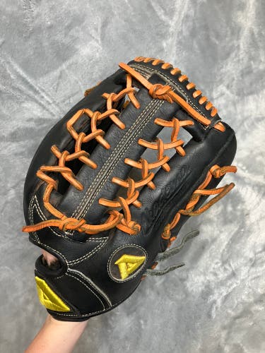 Black Akadema ACM39 RH Outfield Baseball Glove 12.75" (Used)