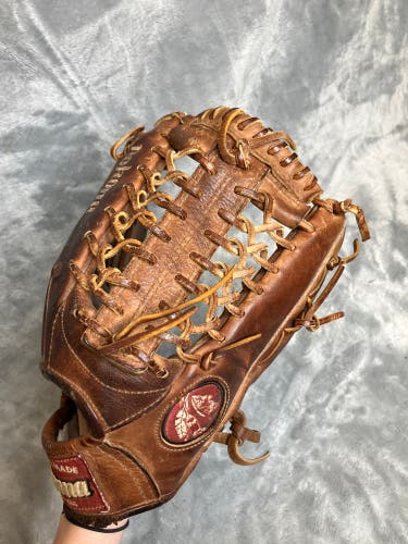 Brown Nokona RH Outfield Baseball Glove 12.75" (Used)