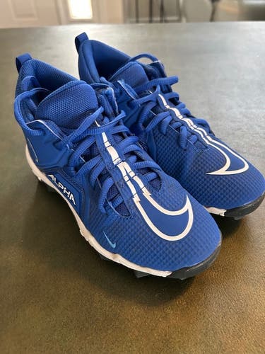 Unisex 3.5Y (Big Kids / Youth) Nike Low Top Molded Cleats (Used)