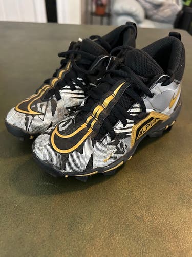 Unisex 13K (Little Kids) Nike Mid Top Molded Cleats (Used)