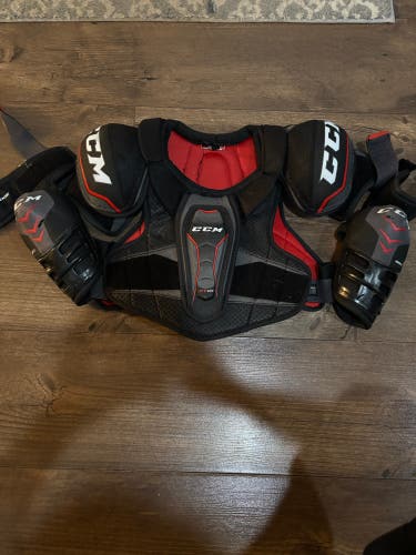 Men's Large Junior CCM QLT Edge Shoulder Pads and elbow pads (Used)