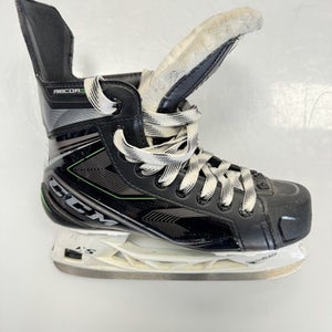Used CCM 86K Intermediate Hockey Skate Intermediate 4.5 11860-S000304611