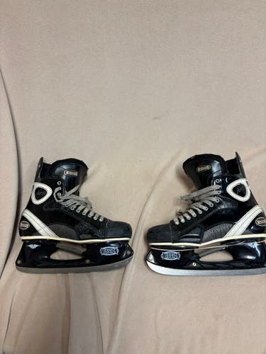 Black Mission Amp 3 Hockey Skates 11 (Used)