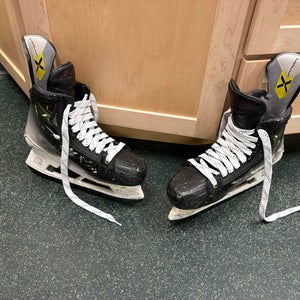 2023 Bauer Vapor Hyperlite 2 Hockey Skates 10 (Used)