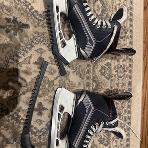 Bauer X300 Hockey Skates 10.5 (Used)