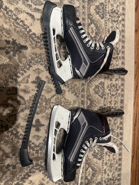 Bauer X300 Hockey Skates 10.5 (Used)