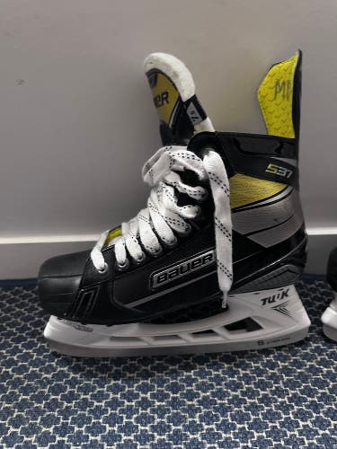 2022 Bauer Supreme S37 Hockey Skates Regular Width 7.5 (Used)