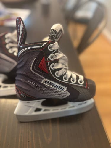 Bauer Vapor X40 Hockey Skates 8 (Used)