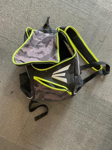 Used Easton 2 BAT BACKPACK BB/SB Player Backpack Black 11614-S000231095