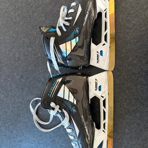 2021 True TF9 Hockey Goalie Skates Regular Width 7 (Used)