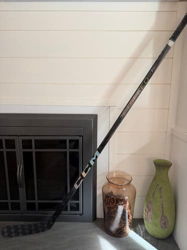 Intermediate CCM JetSpeed FT7 Pro Right Handed Hockey Stick P29 55 Flex Pro Stock (Used)