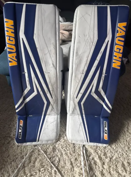 33" Vaughn SLR3 Pro Carbon Goalie Leg Pads (Used)