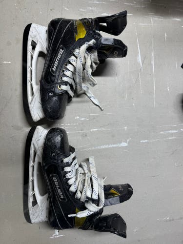 2020 Bauer Supreme Ultrasonic Hockey Skates Regular Width Size 5.5 (Used)