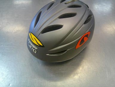 Used Giro Snowsport Helmet Adult Grey MD 11339-S000198915