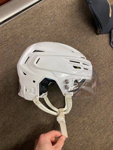 NHL Medium Bauer Re-Akt 150 Helmet Pro Stock (Used)