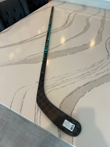 New! Intermediate Bauer Pulse Right Handed Hockey Stick P92 55 Flex (New)