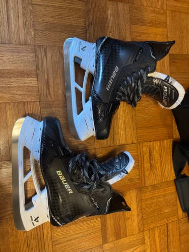 Bauer Supreme Shadow Hockey Skates 8 (Used)