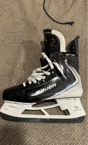 2025 Bauer Vapor Flylite Hockey Skates Regular Width Pro Stock 9 (Used)