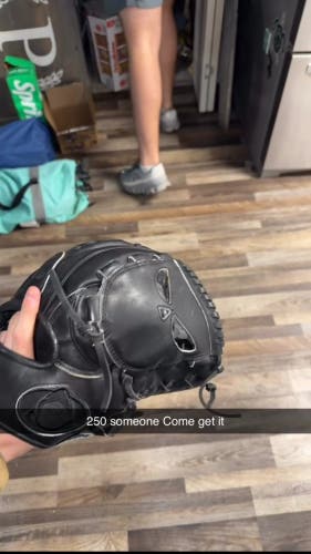 Black shadow pitching glove