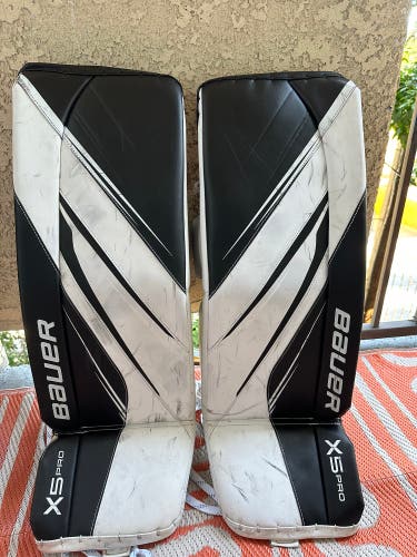 32" intermediate large Bauer GSX Goalie Leg Pads (Used)