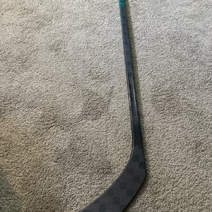 Junior CCM Vizion 50 flex Right Handed Hockey Stick P29+1/4 (New)