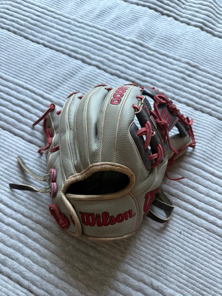 Wilson A2000 RH Infield Baseball Glove 11.5" (Used)
