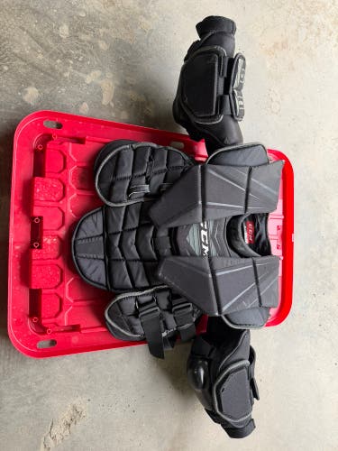 Small CCM Premier R1.5 LE Goalie Chest Protector (Used)