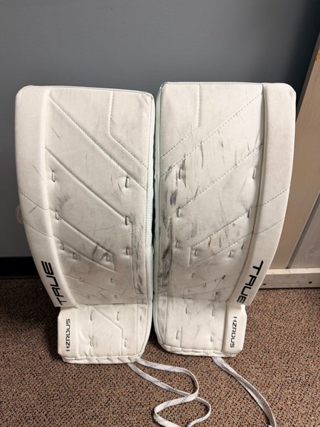 28" 2025 True HZRDUS Goalie Leg Pads (Used)