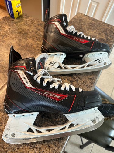 2015 CCM JetSpeed 280 Hockey Skates Extra Wide Width 11.5 (Used)