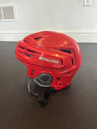 Medium Bauer Re-Akt 150 Helmet (Used)