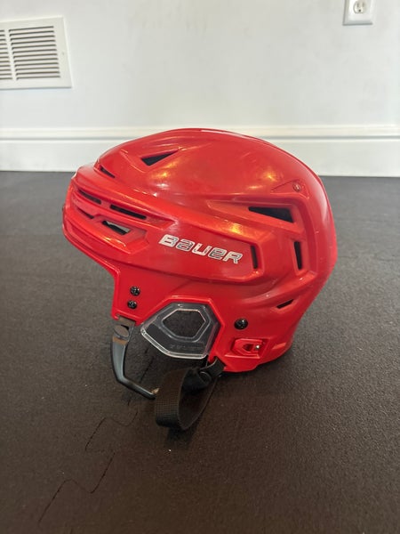 Medium Bauer Re-Akt 150 Helmet (Used)