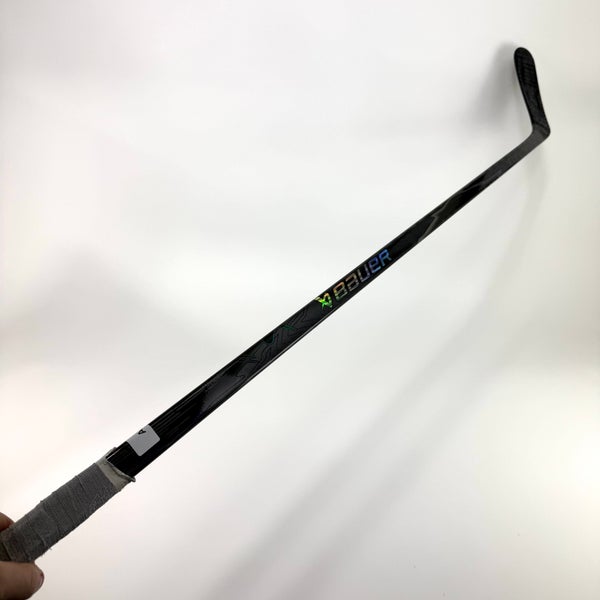 Used Left Black Bauer Flylite | 107 Flex P92M Curve Grip | A489