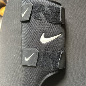 Nike baseball batters leg guard (black)
