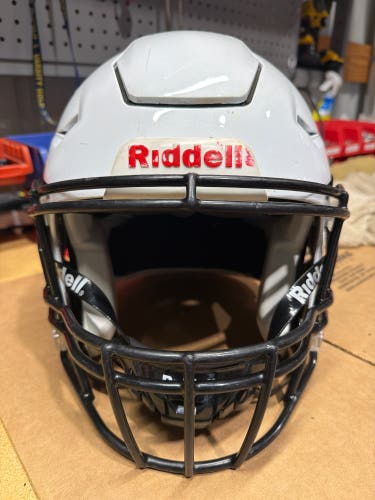 USED RIDDELL FLEX ADULT HELMET - LARGE - METALLIC WHIITE