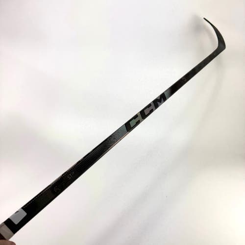 Used Right CCM Ribcor Trigger 10 Pro | 80 Flex P92 Curve Grip | A211