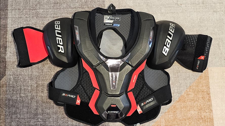 Men's Medium Senior Bauer Vapor 3X Pro Shoulder Pads (Used)
